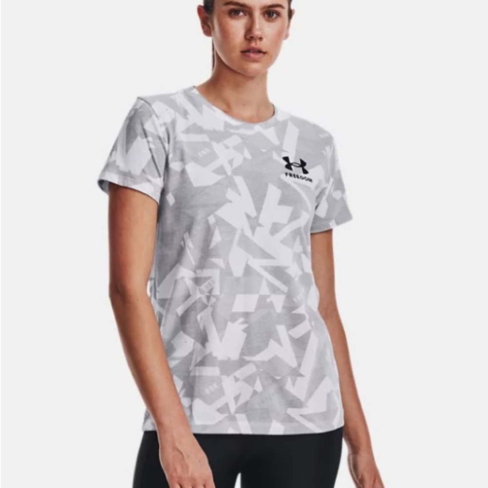 NWT- Women's UA Freedom Amp T-Shirt- Size Large